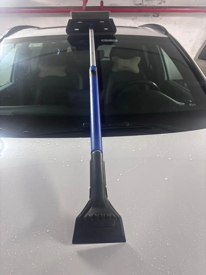 Telescopic 3-in-1 Snow Brush with Ice Scraper & Squeegee, 61-in - photo 4