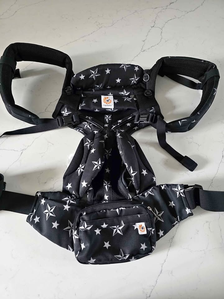 Ergobaby Omni 360 Cool Air Carrier – Excellent Condition