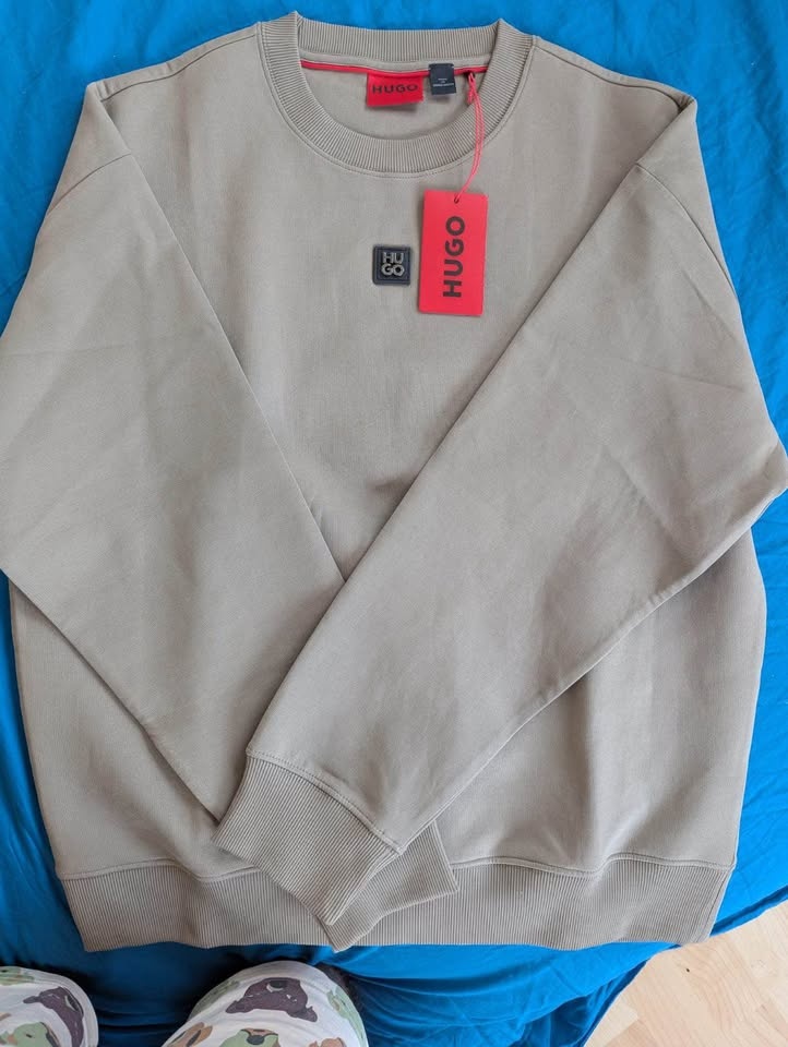 Brand new Hugo Boss Men Sweatshirt and Tshirt - L - photo 3