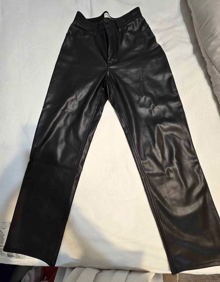 SZ 27 Regular Length 90S Re-Laxed Vegan Leather Pant (Black)