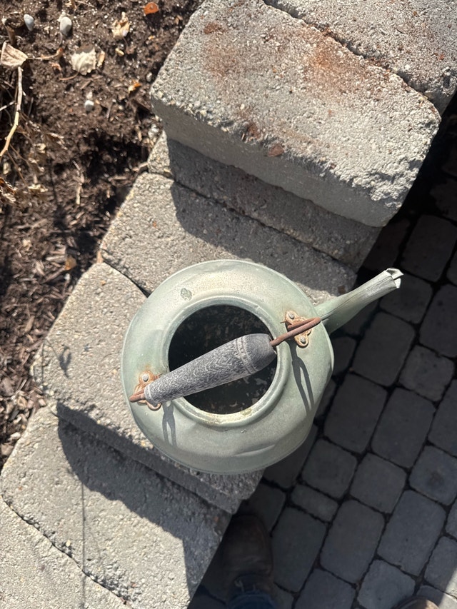 antique metal kettle - photo 4