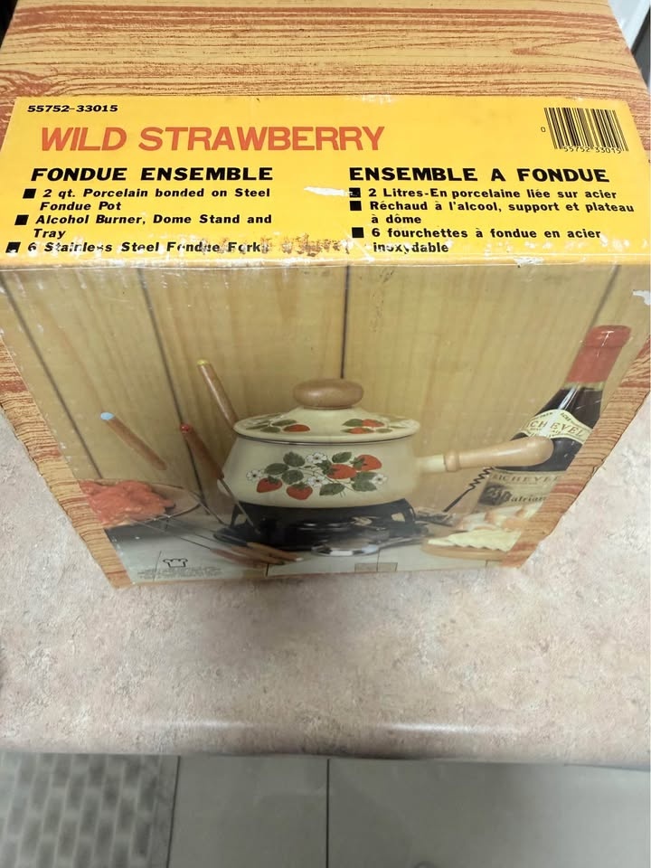 Vintage Wild Strawberry Fondue Set - Brand New - photo 5
