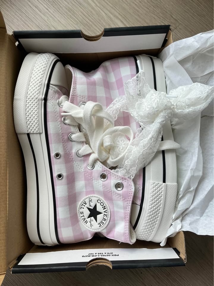 Women Converse Shoes - Size 8 & 10 Pink Gingham - photo 2