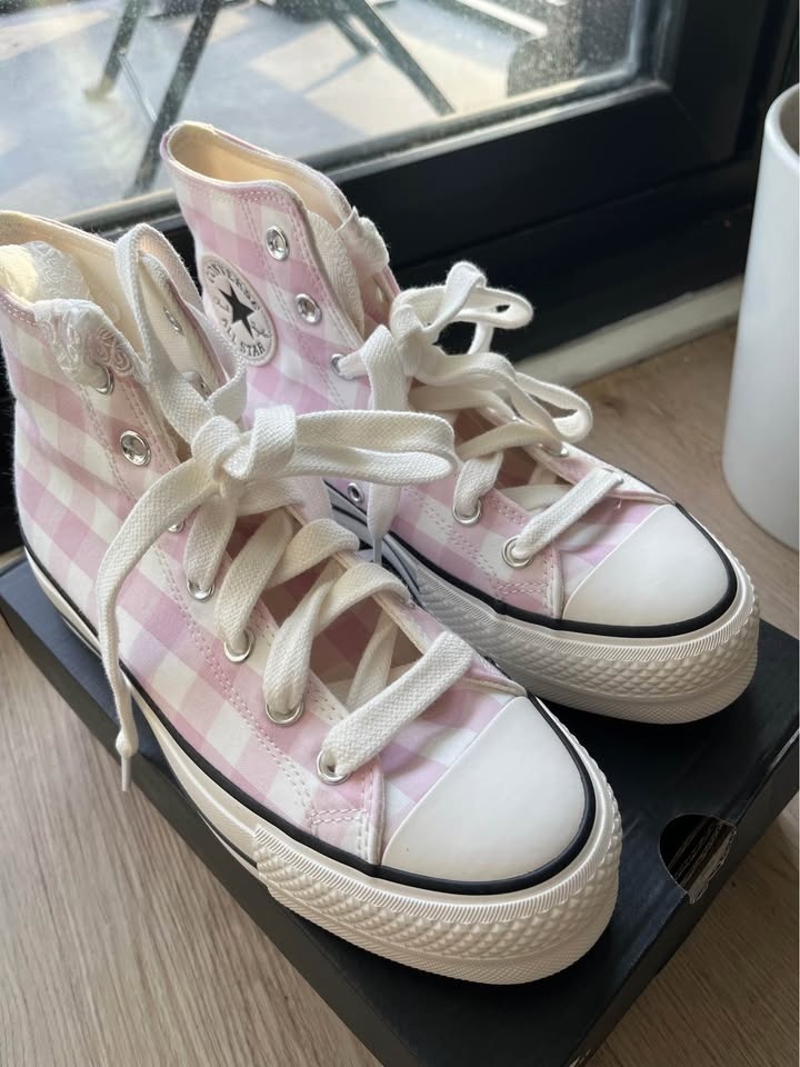 Women Converse Shoes - Size 8 & 10 Pink Gingham - photo 4