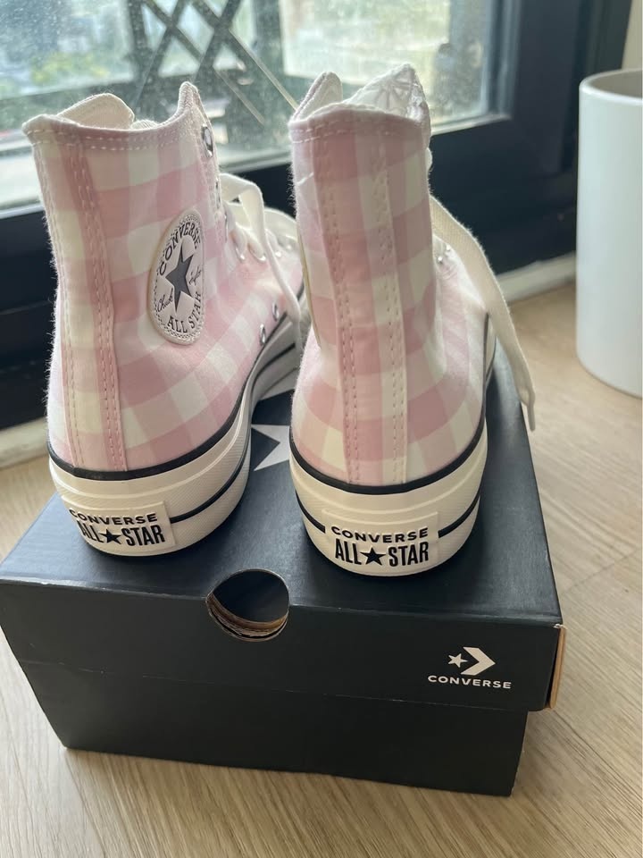 Women Converse Shoes - Size 8 & 10 Pink Gingham - photo 5