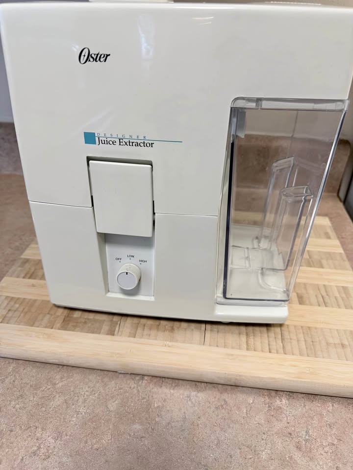 Oster Designer Juice Extractor – Clean & Fully Working