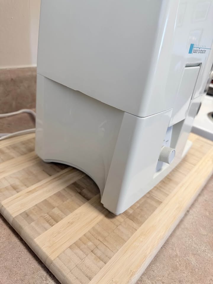 Oster Designer Juice Extractor – Clean & Fully Working - photo 2