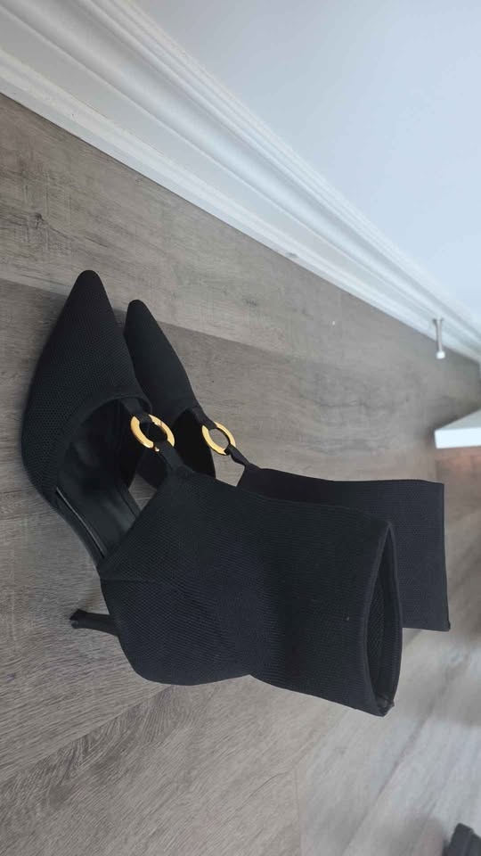 Brand new Size 7 Women's Kitten Heel Boots - photo 2
