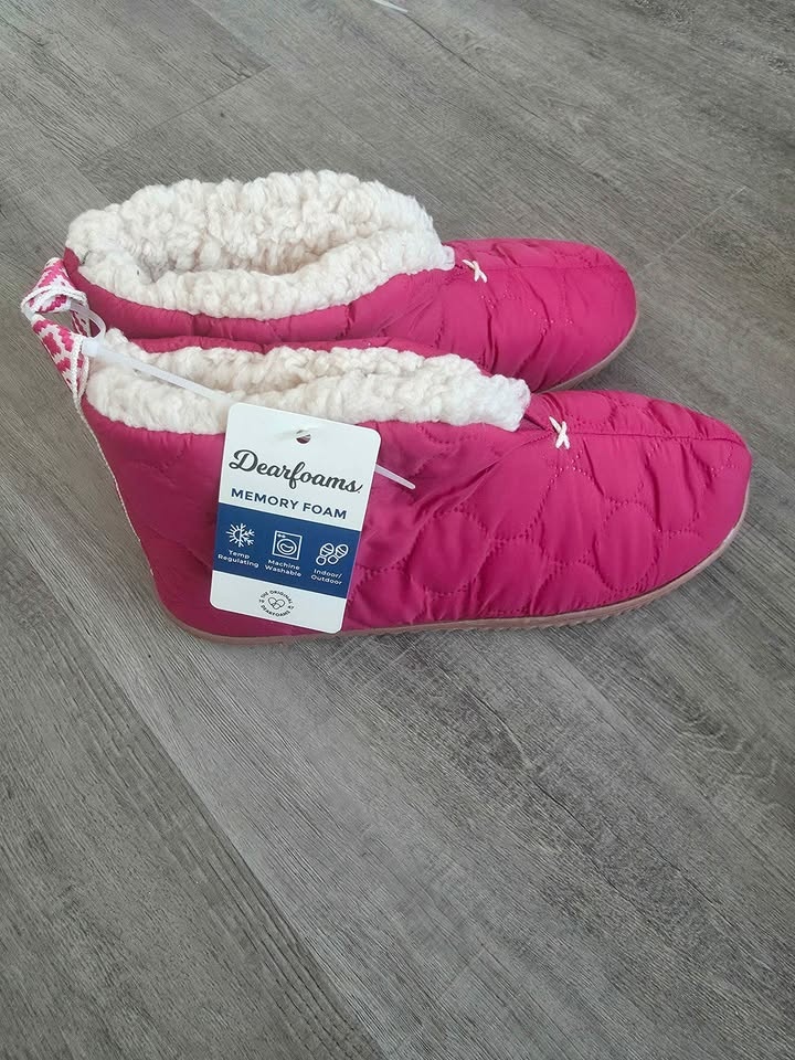 Size 7-8 Dearfoams Memory Foam Shoes - photo 2