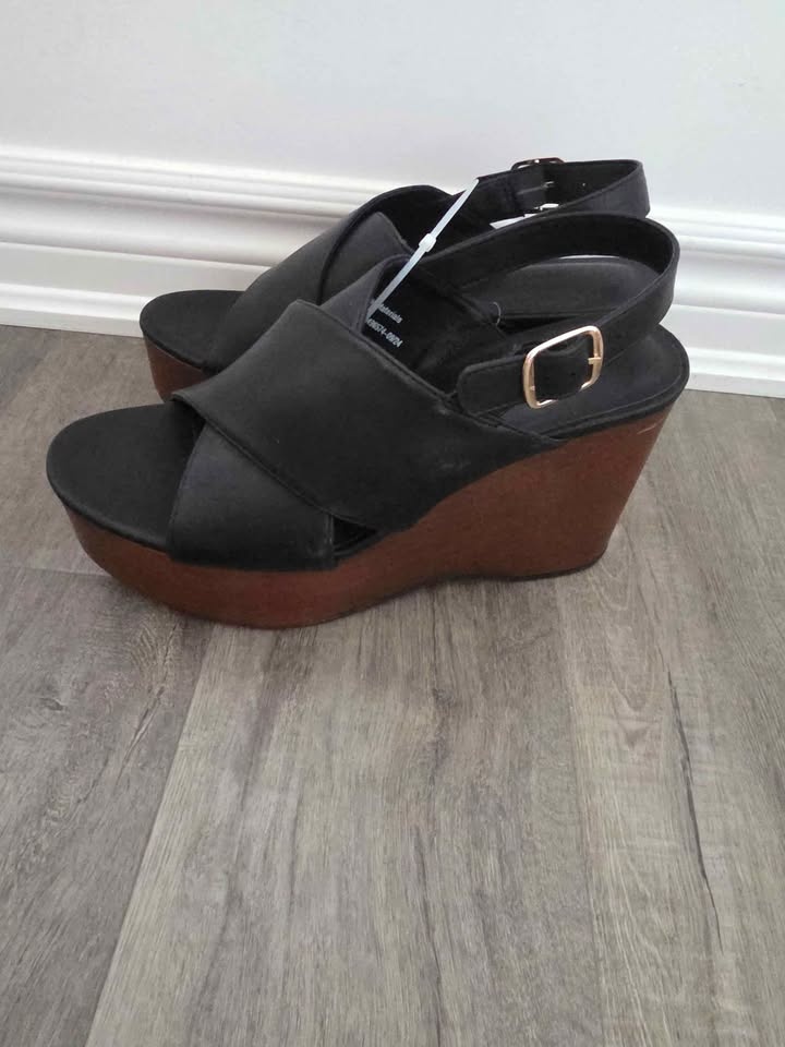 Brand new black Wedge Heels Size 8.5 - photo 2