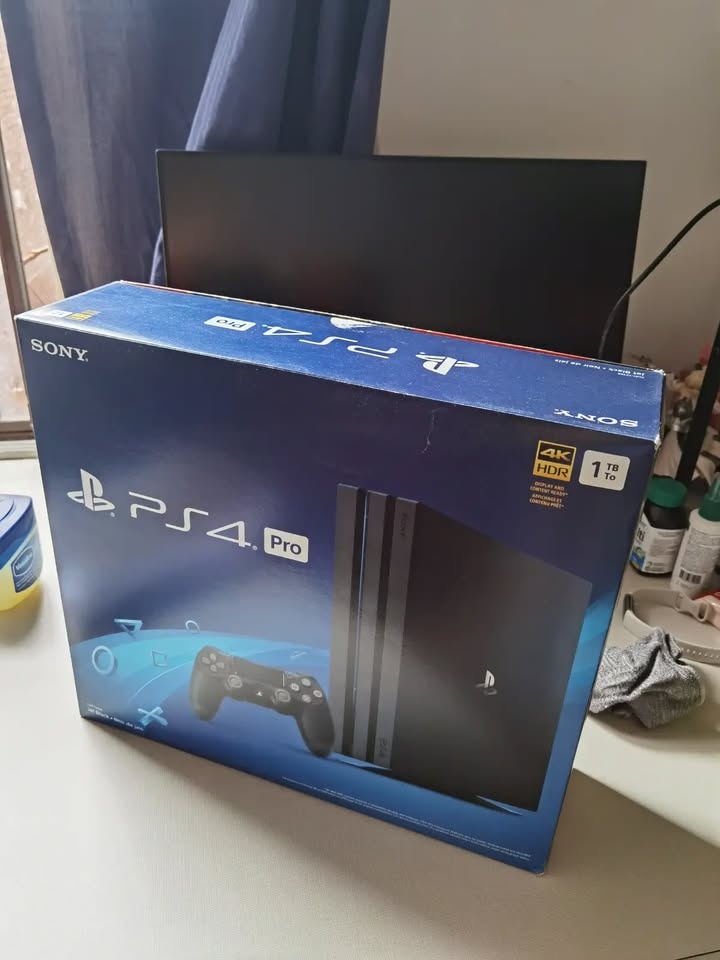 Playstation 4 Pro 1 TB - photo 2