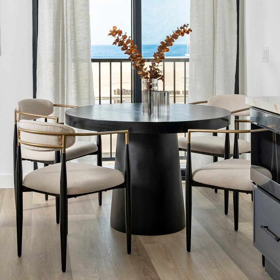 Round Concrete Dining Table – Black