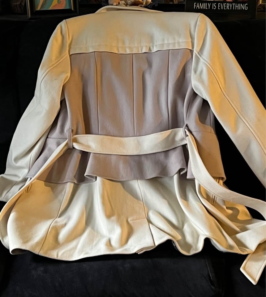 Woman’s coat - photo 2