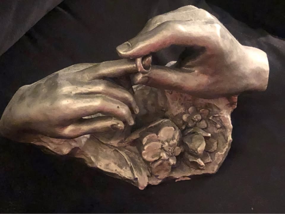 Austin Production Wedding Ring Hands Sculpture 1980 - photo 2