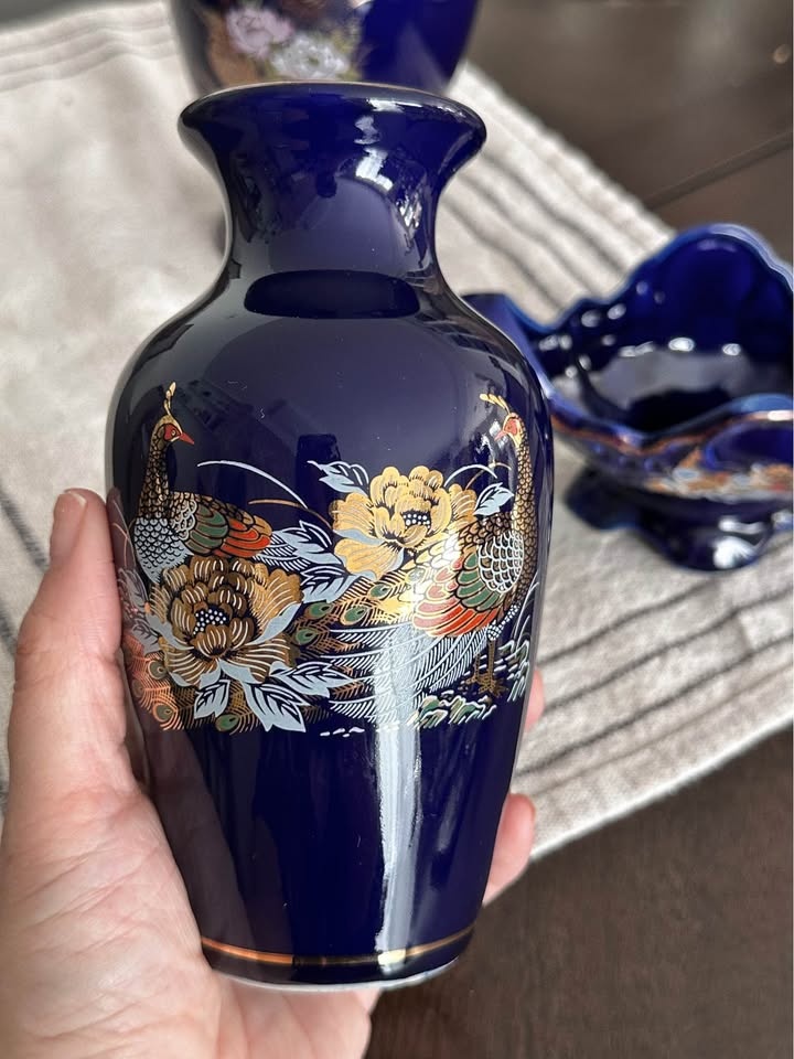 Vintage Japan Cobalt Blue Peacock Vase & Jewelry Dish Set - photo 4