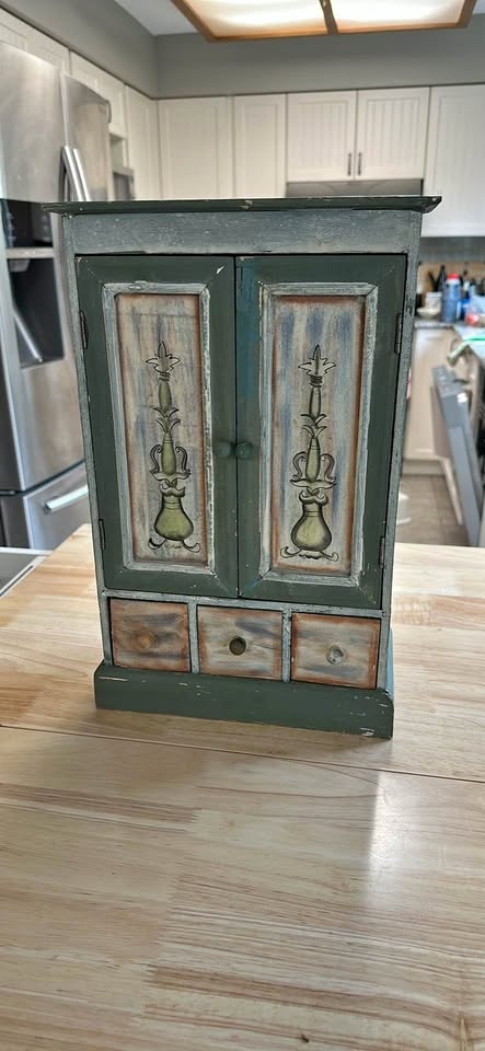 Vintage Florentine Painted Tabletop Chest - Italian Style Armoir