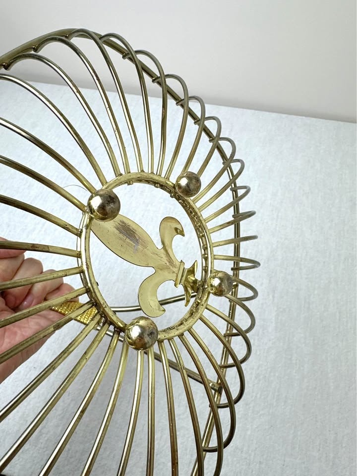 Vintage Fleur De Lis Gold Wire Basket - photo 3