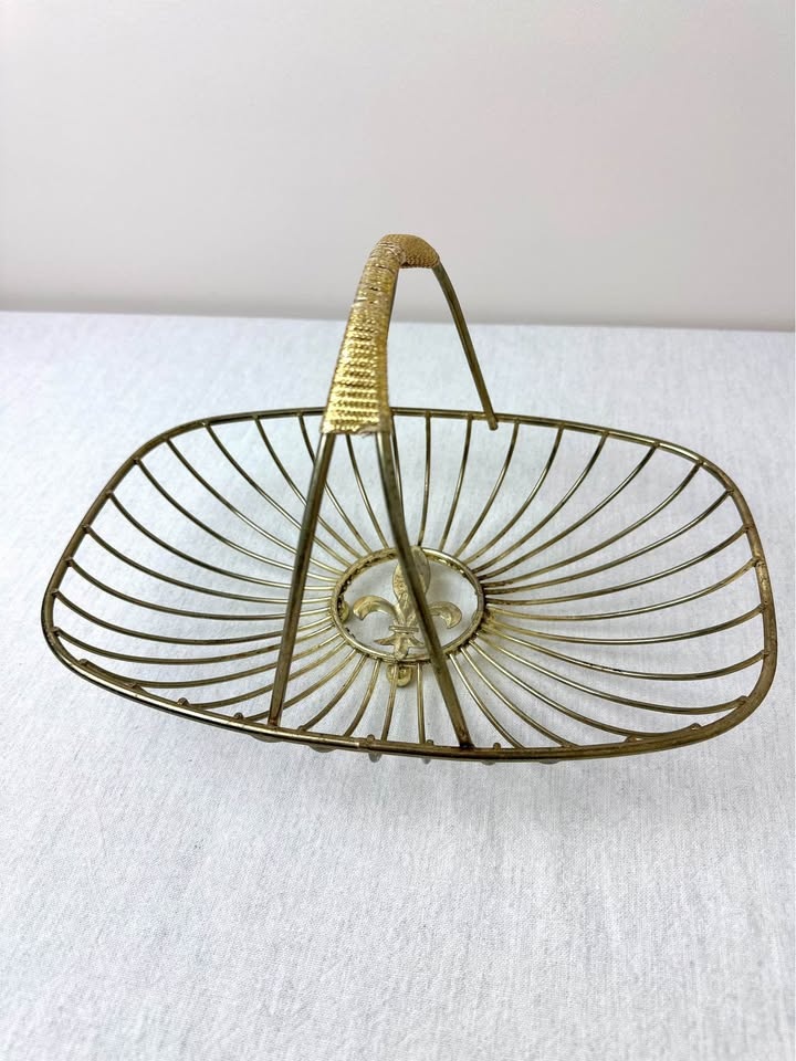 Vintage Fleur De Lis Gold Wire Basket - photo 4