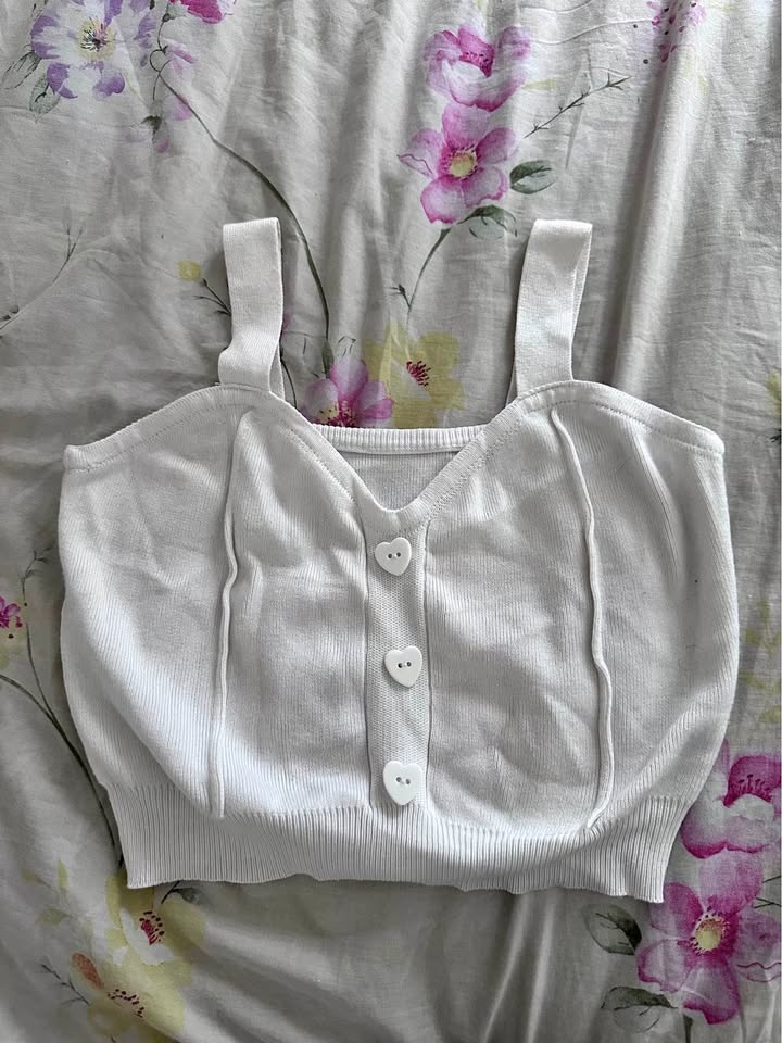 Heart button tank