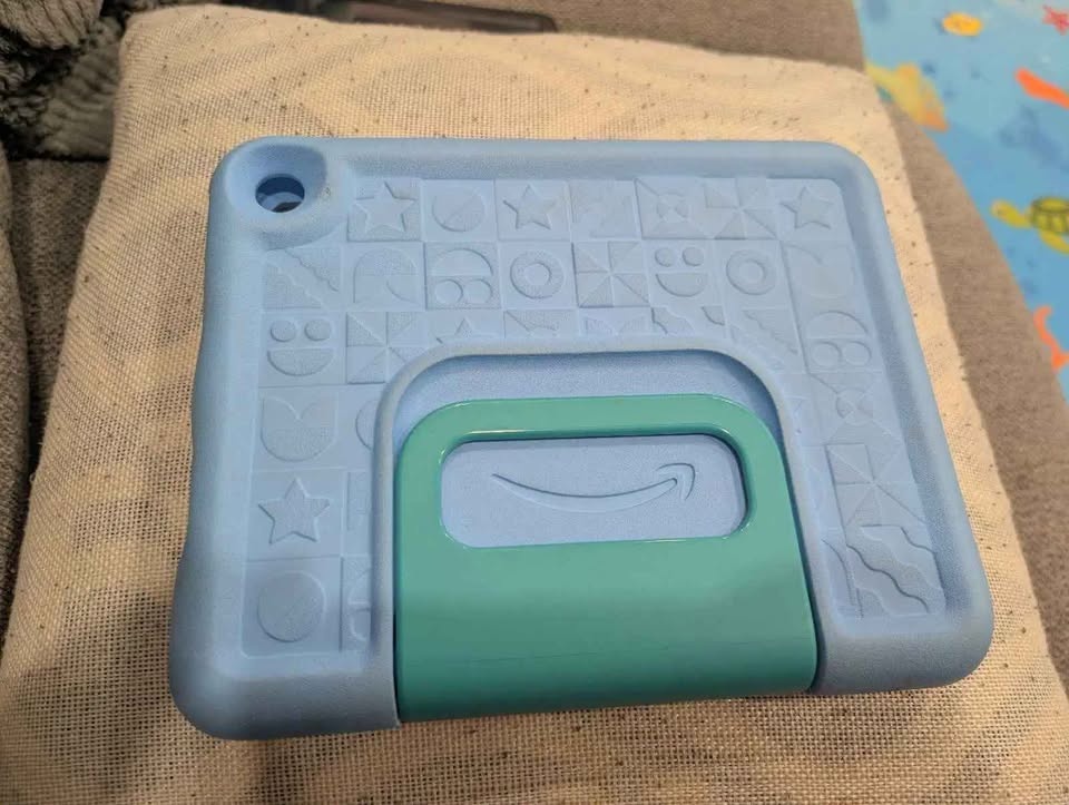 Fire HD 8 (12th Gen) Tablet with Kid-Proof Case - photo 2
