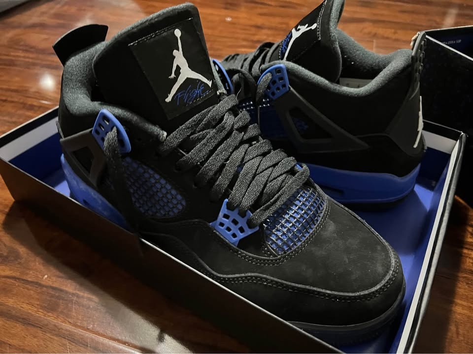 Jordan 4 Blue Thunders (Size 11) - photo 3