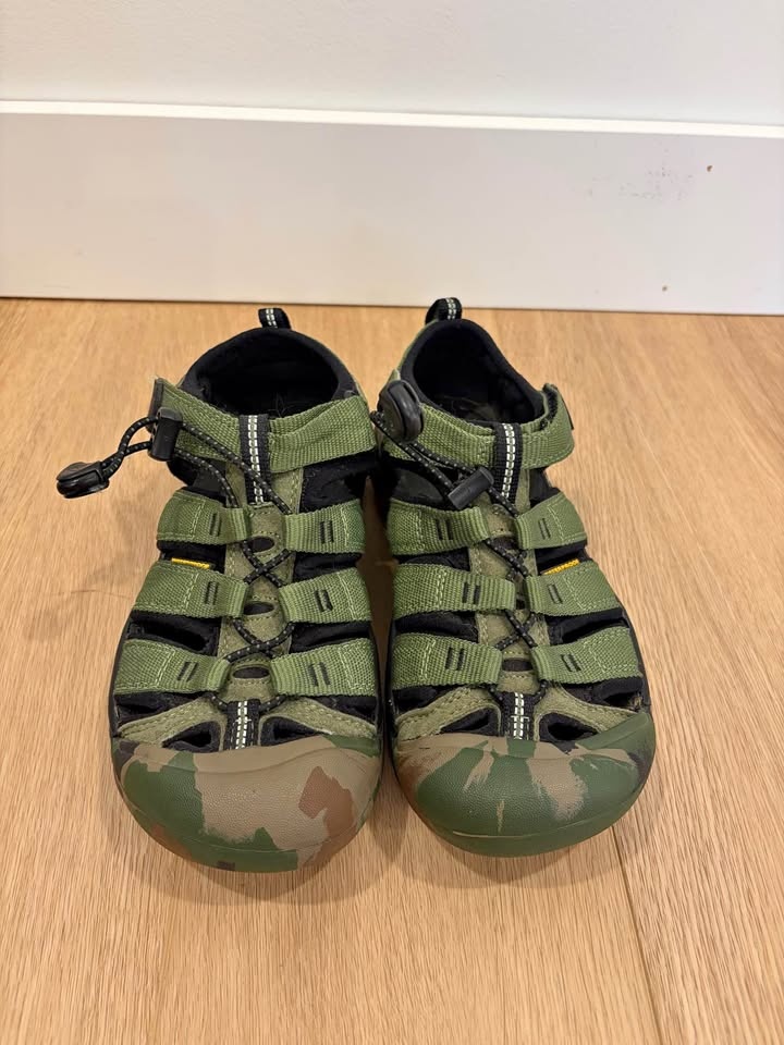Kids KEEN Newport H2 Hiking Sandals - Camo - Size 4