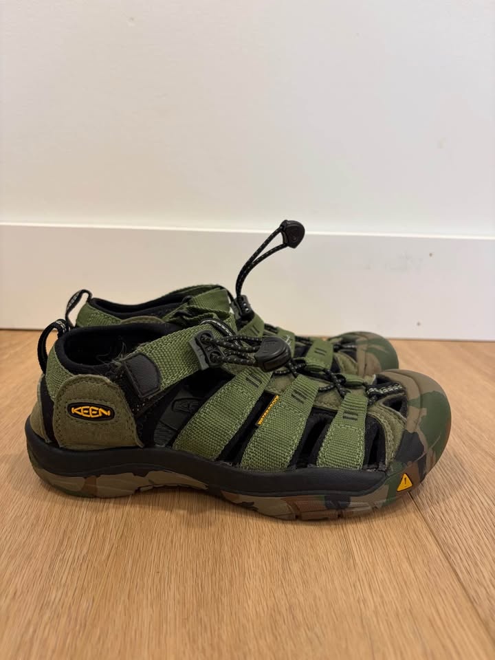 Kids KEEN Newport H2 Hiking Sandals - Camo - Size 4 - photo 2