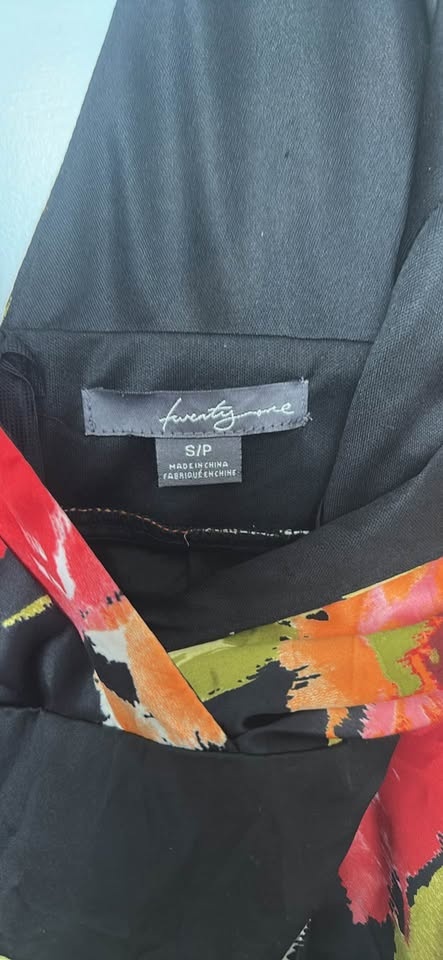Dresses, all great condition. $20 each - photo 3