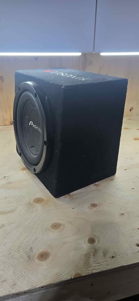 10 inch Pioneer Subwoofer 800W in Vesonik box - photo 2
