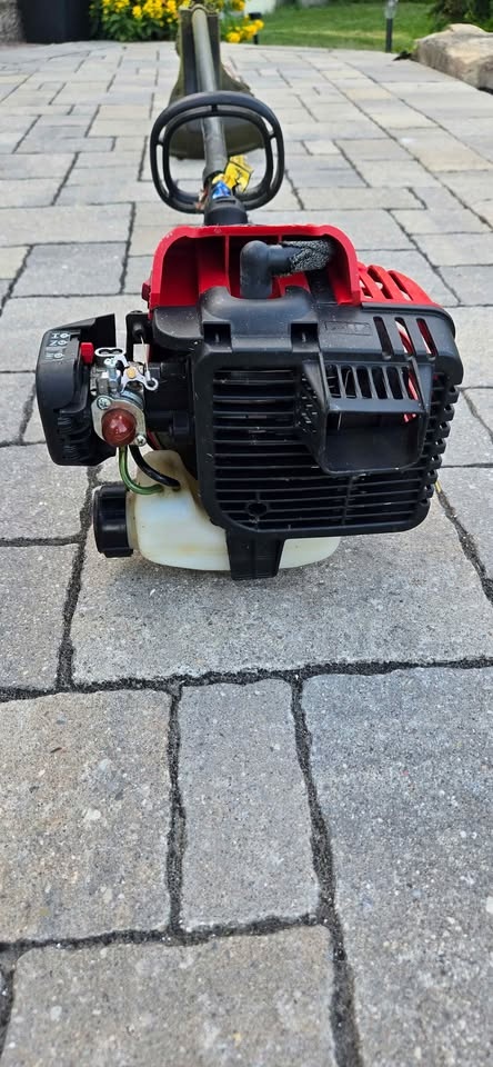 TroyBuilt Gas Trimmer - photo 3