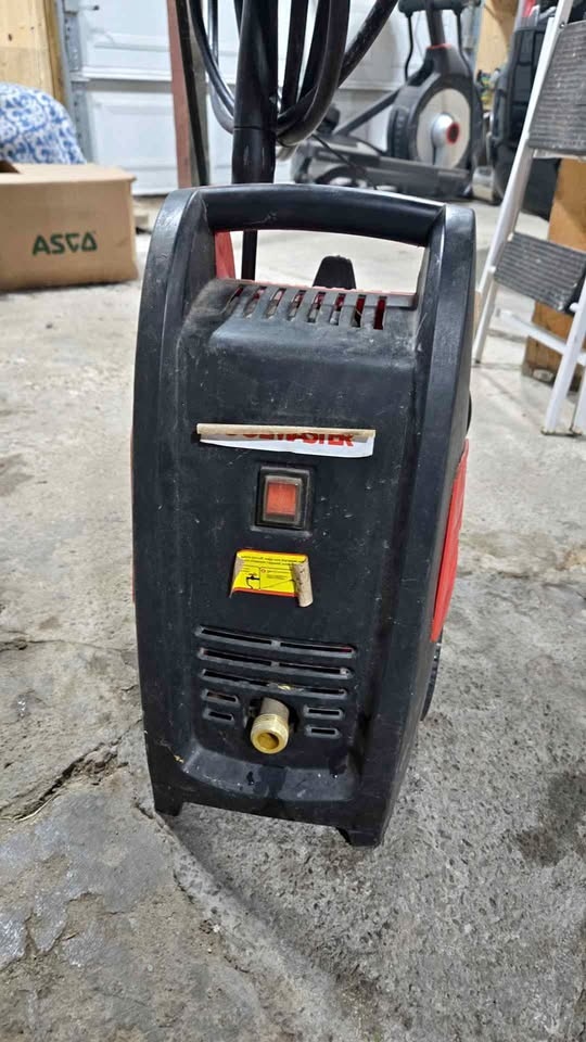 Tool Master Pressure Washer - 1015 PSI