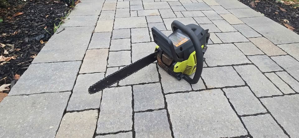 Gas-powered chainsaw. - photo 2
