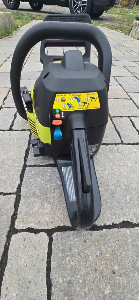 Gas-powered chainsaw. - photo 4