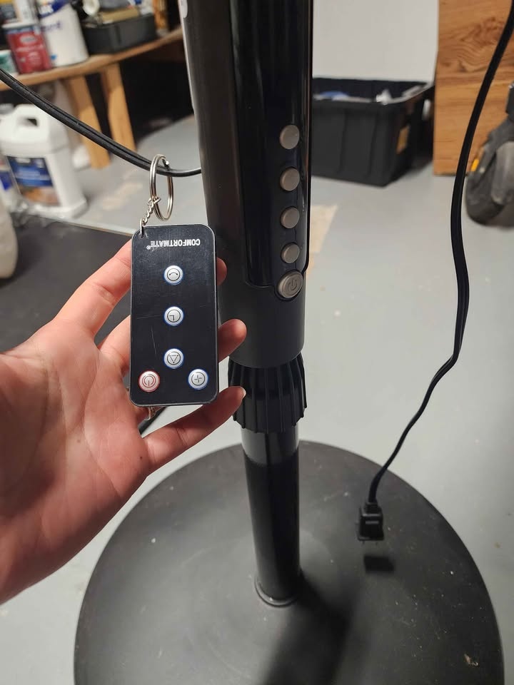 Floor Stand Fan with Remote - photo 3