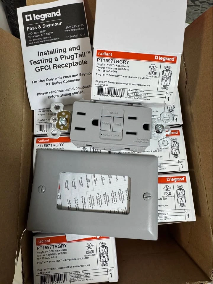 Legrand GFCI Receptacles - 15A Tamper-Resistant (20 units) - photo 2