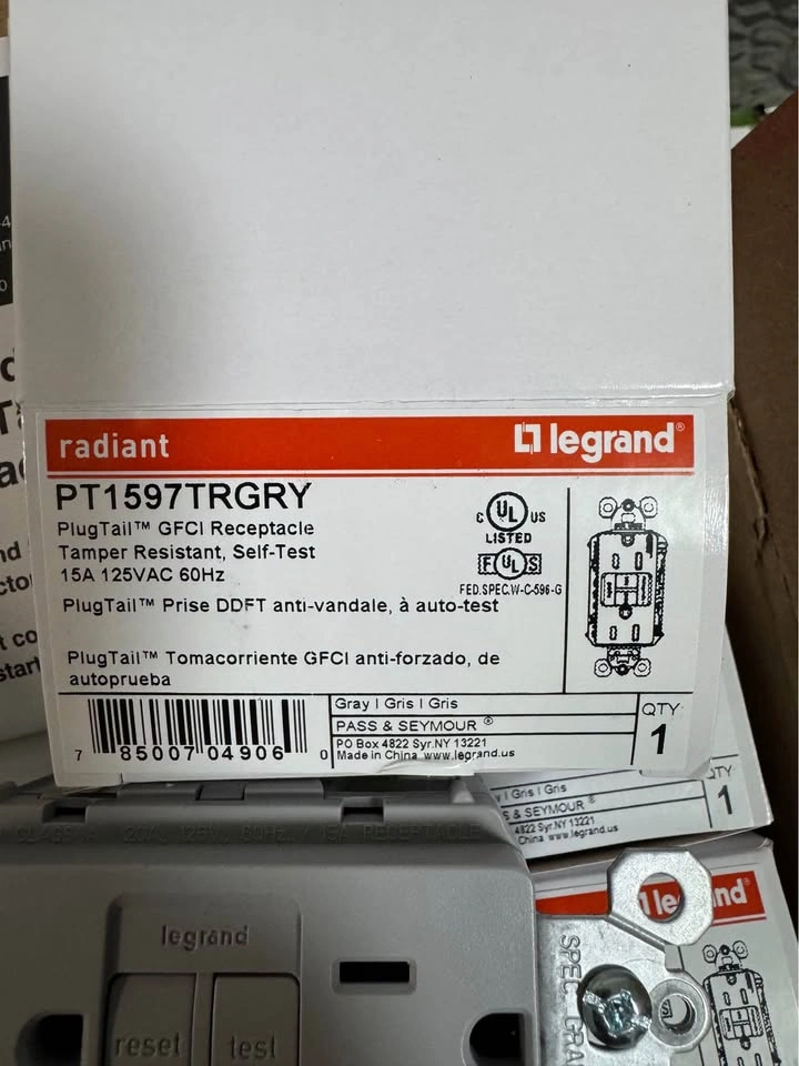 Legrand GFCI Receptacles - 15A Tamper-Resistant (20 units) - photo 4