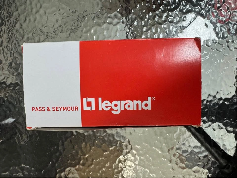 Legrand Plugtail 15A 125V Tamper-Resistant Duplex Receptacle (Wh - photo 3