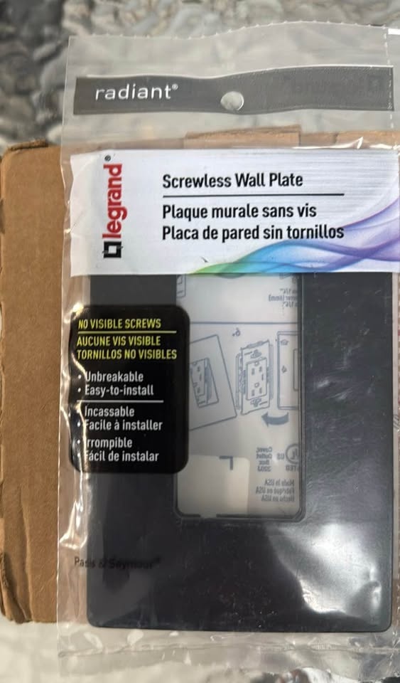 Legrand radiant 1-Gang Decorator/Rocker Screwless Wall Plate, Bl - photo 2