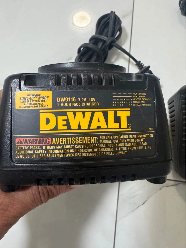 DeWALT Chargers - photo 2