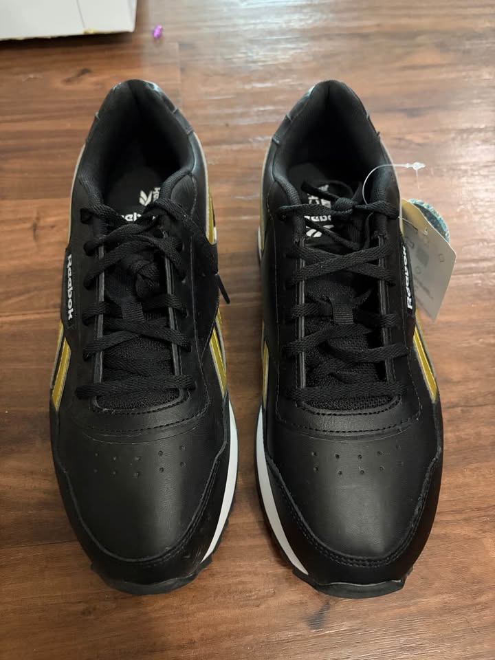 Women's Reebok Shoes - photo 2