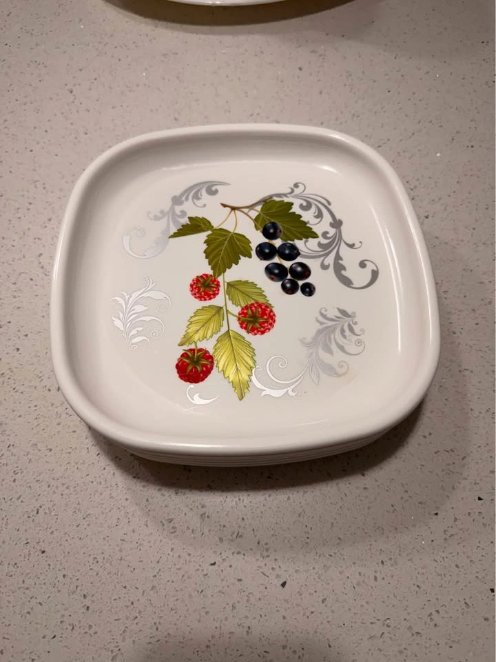 Dinner Set – 27 Pieces – Excellent Condition 🍽️ - photo 3