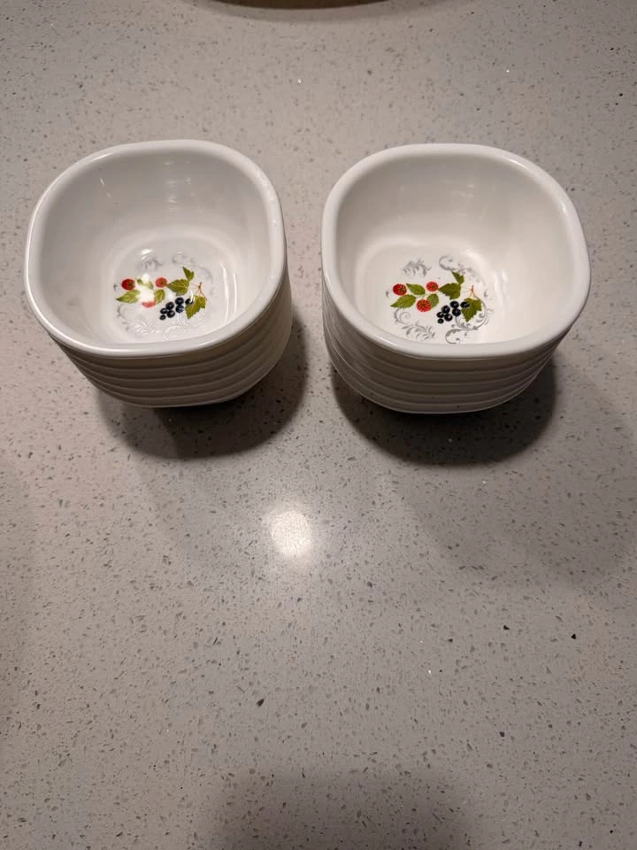 Dinner Set – 27 Pieces – Excellent Condition 🍽️ - photo 4
