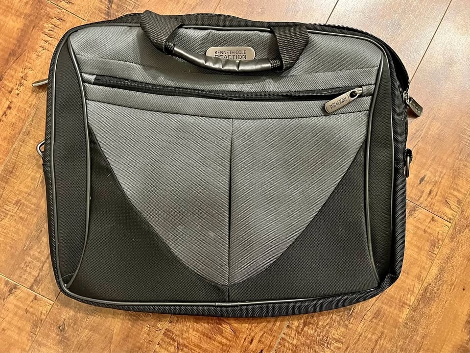 Laptop bag (up to 16.6”)