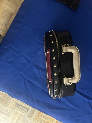 Retro Boombox Inspired Crossbody Handbag - photo 3