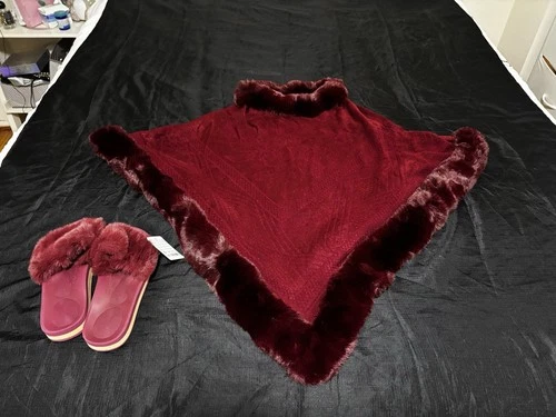 Burgandy Faux Fur Pancho And Slippers - photo 2