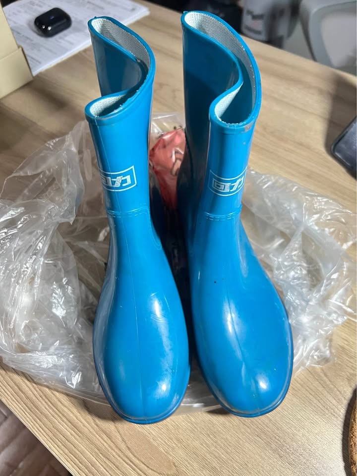 Women's Ankle Rain Boots - Size 7