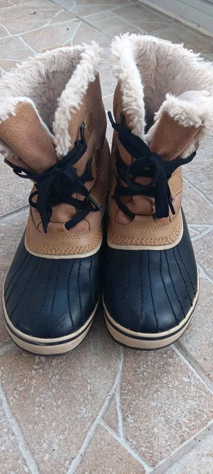 Sorel boots size 9 - photo 2