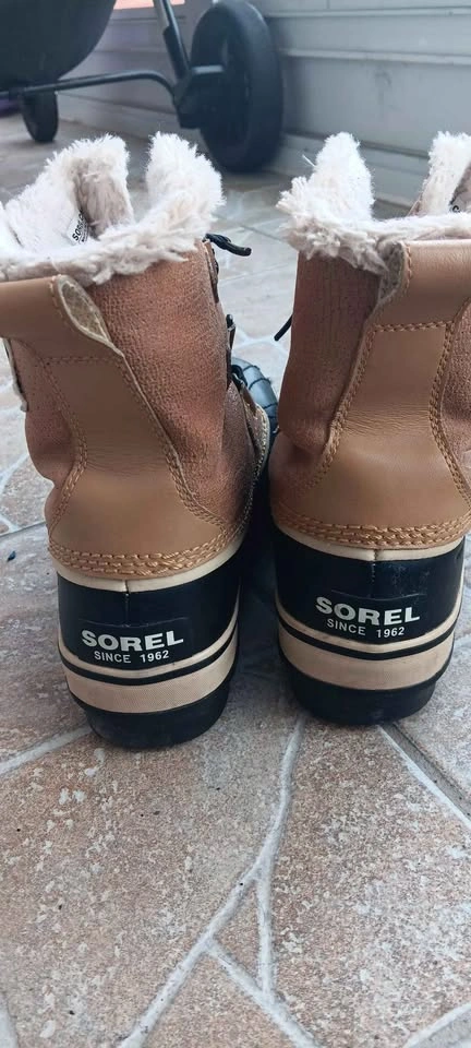 Sorel boots size 9 - photo 3