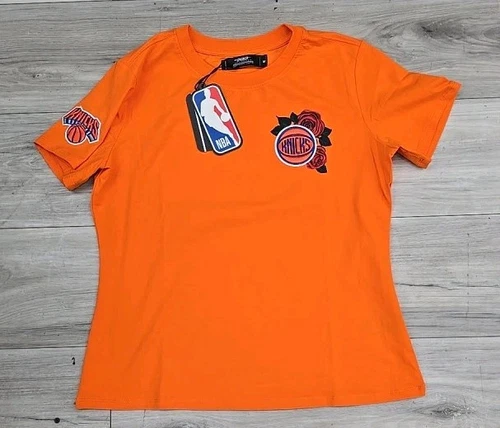 KNICKS orange pro standard NBA women's t-shirt size M