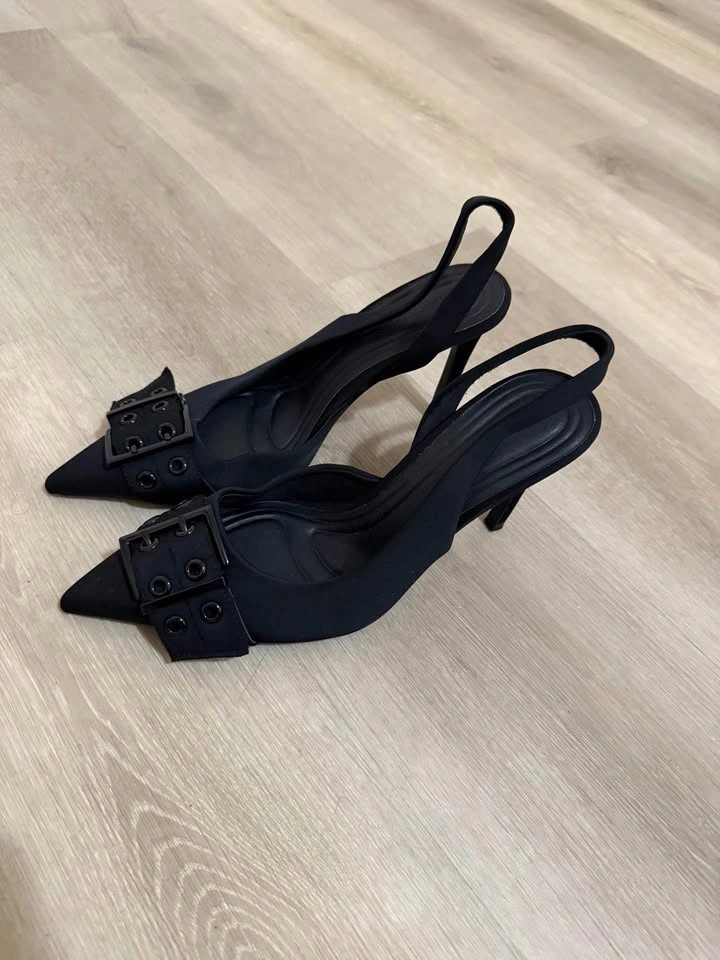 Stradivarius pointed toe buckle detail sling black kitten heel - photo 2